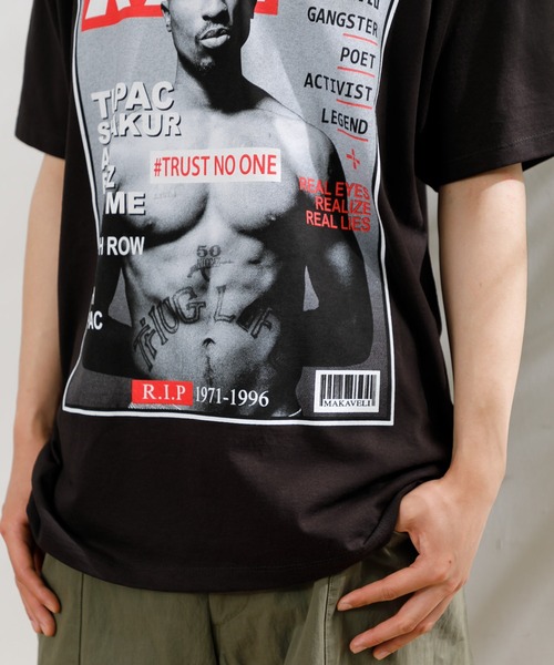 AMERICAN RAG CIE(アメリカンラグシー)の「SAWS US TEE TUPAC "XXL MAGAZINE(Tシャツ/カットソー・メンズ・ブラック・L/XL)」の6枚目の写真