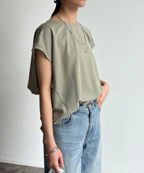 Chez toi(シェトワ)の「BACKフリルノースリプルオーバー(Tシャツ/カットソー・レディース・ネイビー/オフホワイト/カーキ/ブラック・FREE)」の14枚目の写真