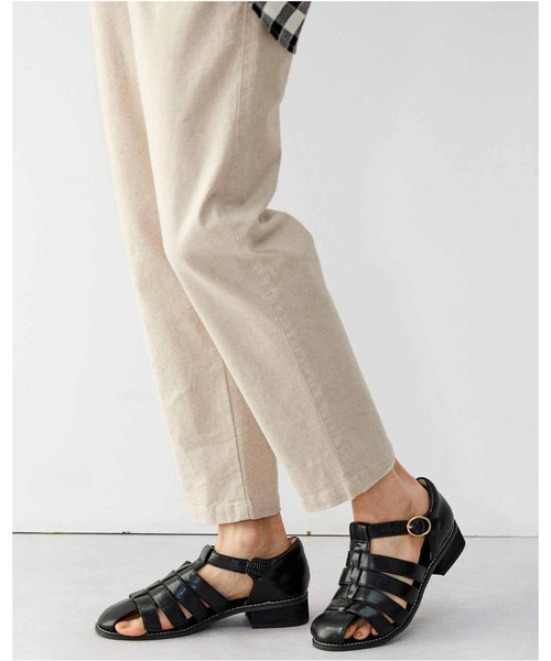 Live in comfort(リブインコンフォート)の「リブ イン コンフォート 甲をすっぽり覆って歩きやすい 大人グルカサンダル(サンダル・レディース・アイボリー/ブラック・6/5/4/3/2/1)」の6枚目の写真