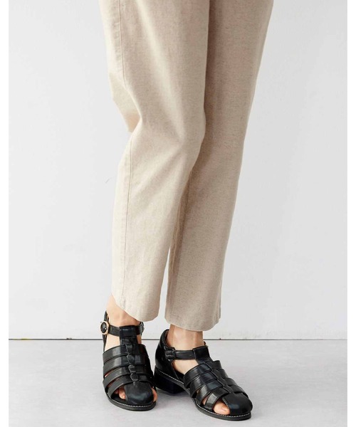 Live in comfort(リブインコンフォート)の「リブ イン コンフォート 甲をすっぽり覆って歩きやすい 大人グルカサンダル(サンダル・レディース・アイボリー/ブラック・6/5/4/3/2/1)」の7枚目の写真