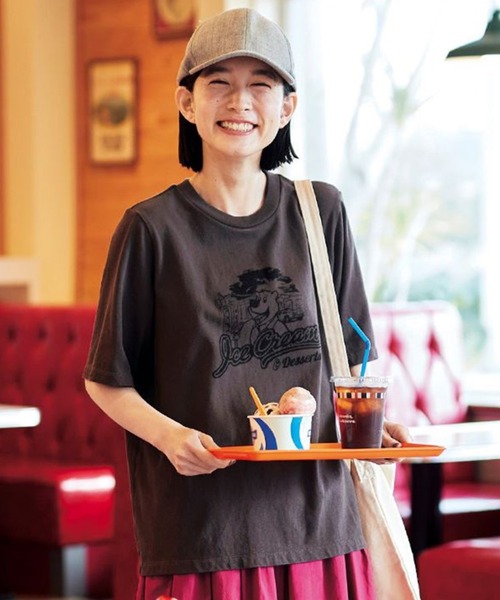 Sunny clouds（サニークラウズ）の「サニークラウズ　アイス好きなＴシャツ〈レディース〉（Tシャツ/カットソー・レディース・ブルー/ホワイト/チャコール・LARGE/MEDIUM/XX-LARGE/X-LARGE）」の3枚目の写真