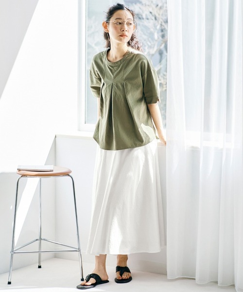 and myera（アンド マイラ）の「ａｎｄ　ｍｙｅｒａ　布はくのＴトップス（シャツ/ブラウス・レディース・ブラック/ホワイト/カーキ・MEDIUM/LARGE/X-LARGE/SMALL）」の6枚目の写真