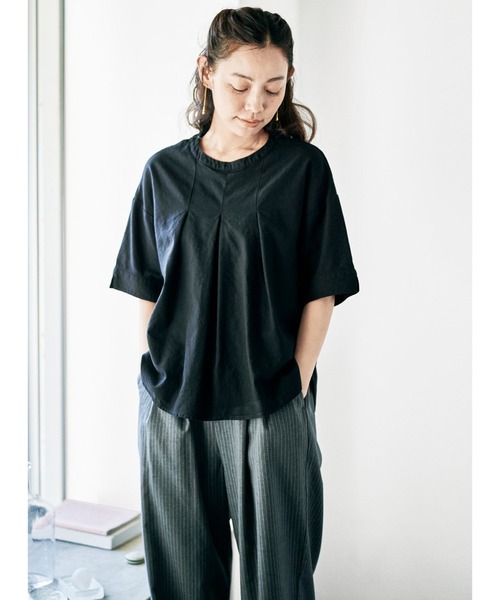 and myera（アンド マイラ）の「ａｎｄ　ｍｙｅｒａ　布はくのＴトップス（シャツ/ブラウス・レディース・ブラック/ホワイト/カーキ・MEDIUM/LARGE/X-LARGE/SMALL）」の19枚目の写真