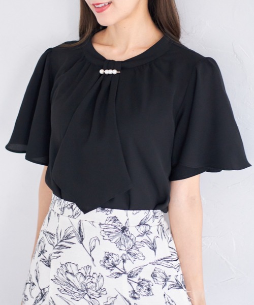 tocco closet（トッコ　クローゼット）の「【ZOZO限定】パールパーツボウタイブラウス（シャツ/ブラウス・レディース・ブラック/オフホワイト/グレー・M）」の2枚目の写真