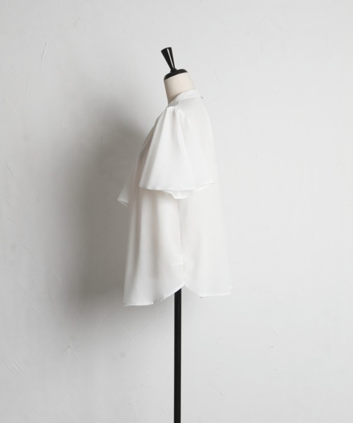 tocco closet（トッコ　クローゼット）の「【ZOZO限定】パールパーツボウタイブラウス（シャツ/ブラウス・レディース・ブラック/オフホワイト/グレー・M）」の17枚目の写真