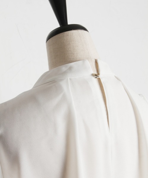 tocco closet（トッコ　クローゼット）の「【ZOZO限定】パールパーツボウタイブラウス（シャツ/ブラウス・レディース・ブラック/オフホワイト/グレー・M）」の15枚目の写真