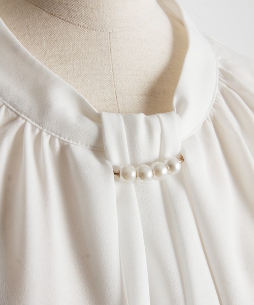 tocco closet（トッコ　クローゼット）の「【ZOZO限定】パールパーツボウタイブラウス（シャツ/ブラウス・レディース・ブラック/オフホワイト/グレー・M）」の12枚目の写真
