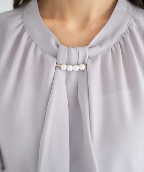 tocco closet（トッコ　クローゼット）の「【ZOZO限定】パールパーツボウタイブラウス（シャツ/ブラウス・レディース・ブラック/オフホワイト/グレー・M）」の21枚目の写真