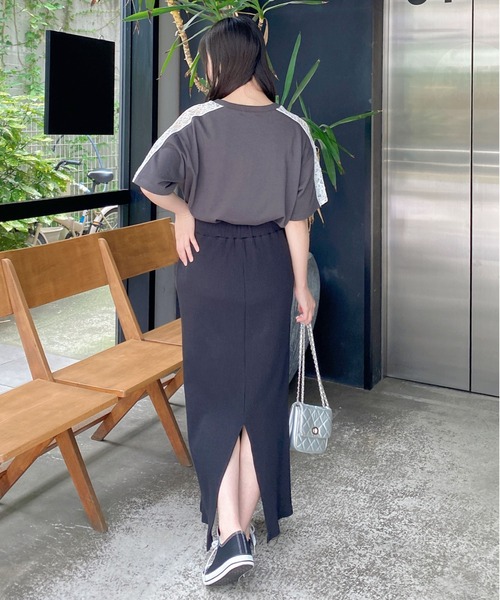 INGNI（イング）の「袖レースドッキングカレッジロゴTシャツ（Tシャツ/カットソー・レディース・オフホワイト/チャコールグレー/オートミール・M）」の22枚目の写真