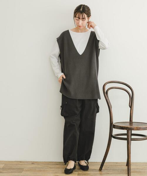 ITEMS URBANRESEARCH(アイテムズ アーバンリサーチ)の「ロングTシャツ×ニットベストセット(Tシャツ/カットソー・レディース・モカ/カーキ/チャコールグレー/オフホワイト・FREE)」の13枚目の写真