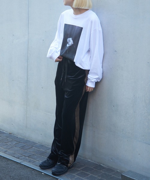 THE FINAL VIEW(ザファイナルビュー)の「【THE FINAL VIEW】フラワーフォトプリント ロンTEE(Tシャツ/カットソー・レディース・ホワイト系その他2/ブラック系その他3/ブラック系その他2/ブラック/ホワイト/ホワイト系その他3・FREE)」の12枚目の写真