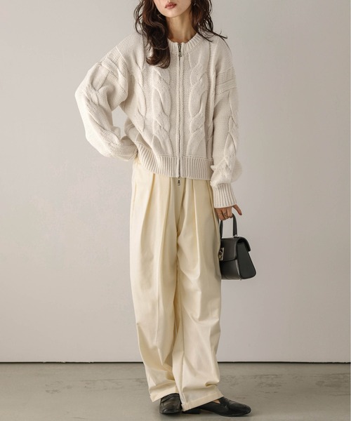 AMELY（エミリー）の「ケーブルニット ダブルジップカーディガン（ニット/セーター・レディース・ブラウン/レッド/ブラック/ブルーグレー/オフホワイト・フリー）」の7枚目の写真