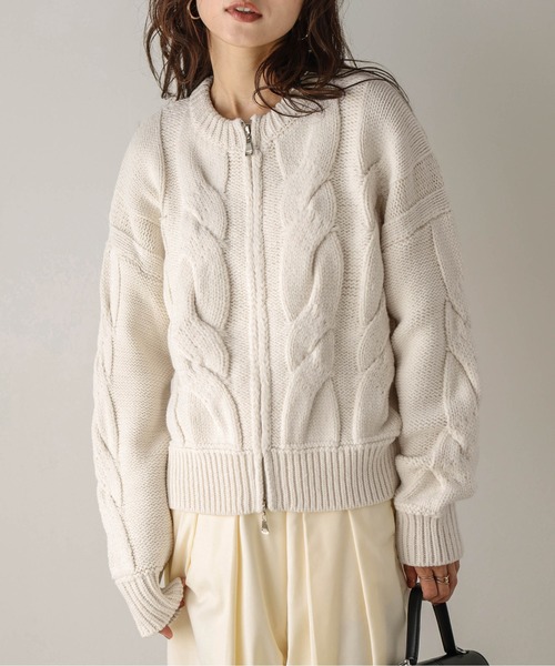 AMELY（エミリー）の「ケーブルニット ダブルジップカーディガン（ニット/セーター・レディース・ブラウン/レッド/ブラック/ブルーグレー/オフホワイト・フリー）」の6枚目の写真