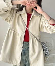 体型カバーも叶う！フェミニンペプラム仕立てのフェイクレザージャケット