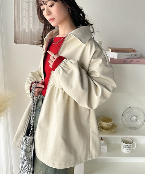 classicalelf(クラシカルエルフ)の「体型カバーも叶う!フェミニンペプラム仕立てのフェイクレザージャケット(ブルゾン・レディース・ブラック/オフホワイト・LARGE/MEDIUM/SMALL/X-LARGE)」の6枚目の写真
