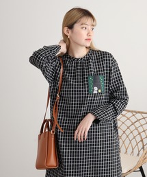 Emago（イマゴ）の「EMAGO 窓ﾎﾟｹｯﾄ刺繍ﾜﾝﾋﾟｰｽ（ワンピース）」