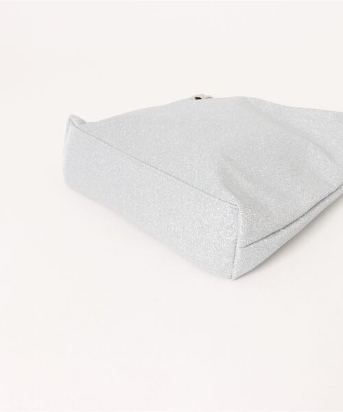 Kana（カナ）の「シャイニー  バイアス ショルダー パーティー バッグ 内ポケット付き 結婚式 二次会 お呼ばれ オケージョン（ショルダーバッグ・レディース・ゴールド/シルバー/ブラック・フリー）」の5枚目の写真