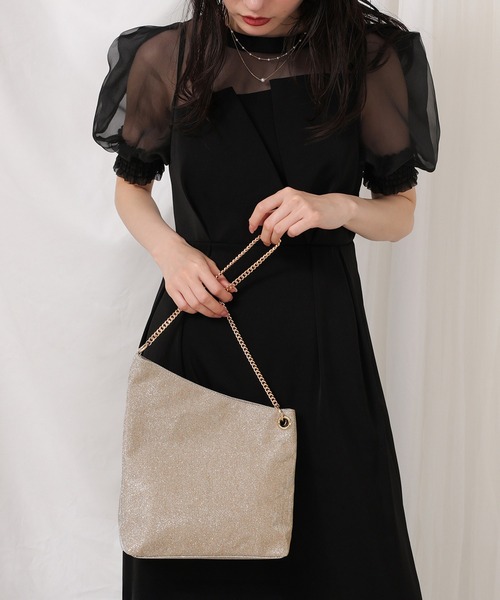 Kana（カナ）の「シャイニー  バイアス ショルダー パーティー バッグ 内ポケット付き 結婚式 二次会 お呼ばれ オケージョン（ショルダーバッグ・レディース・ゴールド/シルバー/ブラック・フリー）」の3枚目の写真