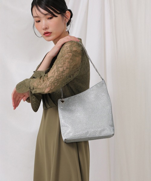 Kana（カナ）の「シャイニー  バイアス ショルダー パーティー バッグ 内ポケット付き 結婚式 二次会 お呼ばれ オケージョン（ショルダーバッグ・レディース・ゴールド/シルバー/ブラック・フリー）」の13枚目の写真