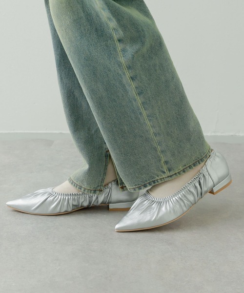 SENSE OF PLACE by URBAN RESEARCH（センスオブプレイスバイアーバンリサーチ）の「ギャザーフラットシューズ（バレエシューズ・レディース・シルバー/アイボリー/ブラック・SMALL/LARGE/MEDIUM）」の16枚目の写真