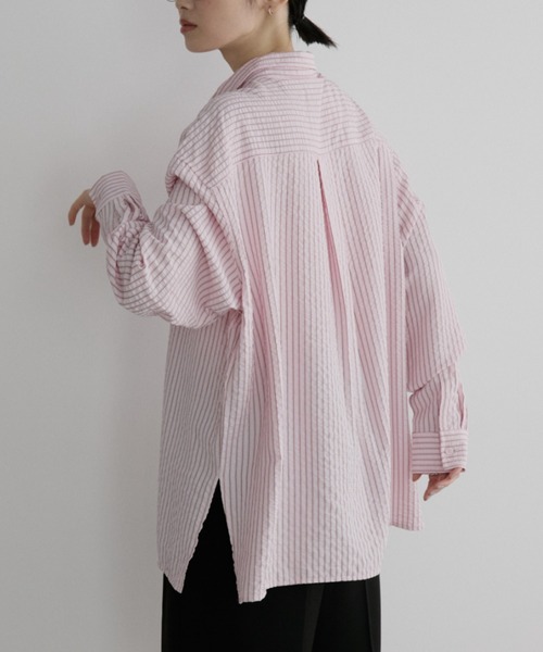 Aunt Marie's（アントマリーズ）の「オーバーサイズベーシックサッカーストライプシャツ【人気アイテム/新色追加！】（シャツ/ブラウス・レディース・ブルー/イエロー・FREE）」の7枚目の写真