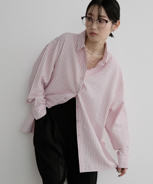 Aunt Marie's（アントマリーズ）の「オーバーサイズベーシックサッカーストライプシャツ【人気アイテム/新色追加！】（シャツ/ブラウス・レディース・ブルー/イエロー・FREE）」の8枚目の写真