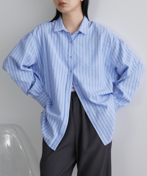 Aunt Marie's（アントマリーズ）の「オーバーサイズベーシックサッカーストライプシャツ（シャツ/ブラウス・レディース・ブルー/イエロー・FREE）」の9枚目の写真