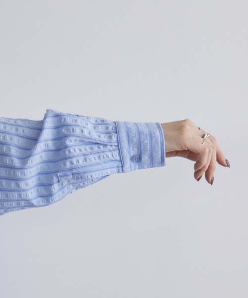 Aunt Marie's（アントマリーズ）の「オーバーサイズベーシックサッカーストライプシャツ（シャツ/ブラウス・レディース・ブルー/イエロー・FREE）」の18枚目の写真