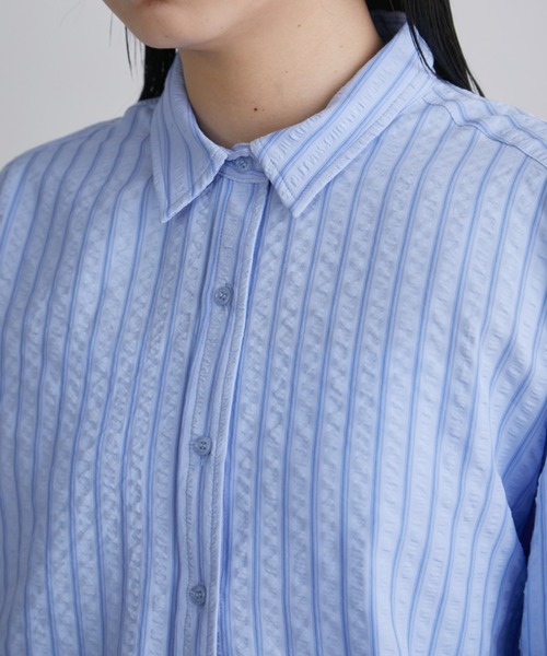 Aunt Marie's（アントマリーズ）の「オーバーサイズベーシックサッカーストライプシャツ（シャツ/ブラウス・レディース・ブルー/イエロー・FREE）」の17枚目の写真