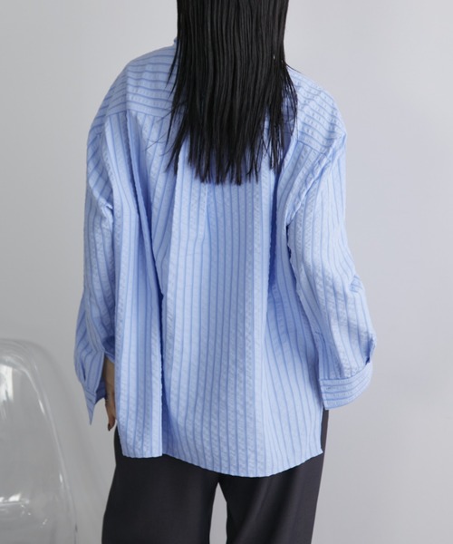 Aunt Marie's（アントマリーズ）の「オーバーサイズベーシックサッカーストライプシャツ（シャツ/ブラウス・レディース・ブルー/イエロー・FREE）」の12枚目の写真