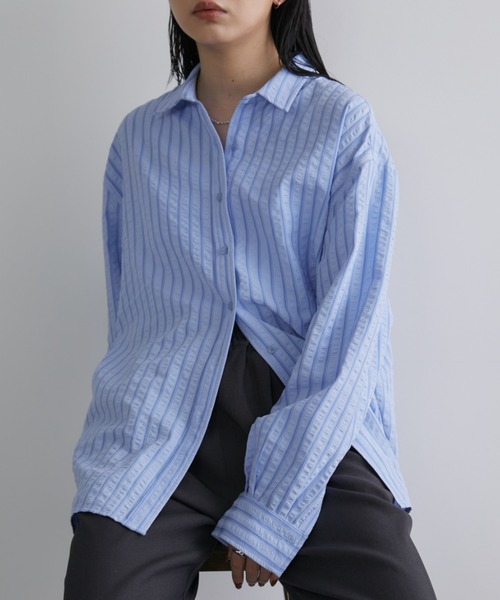 Aunt Marie's（アントマリーズ）の「オーバーサイズベーシックサッカーストライプシャツ（シャツ/ブラウス・レディース・ブルー/イエロー・FREE）」の4枚目の写真