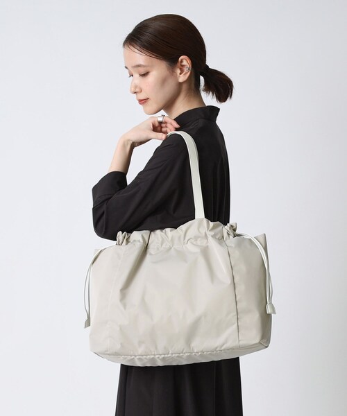 HIROKO HAYASHI(ヒロコハヤシ)の「LUINI(ルイーニ)トートバッグ(トートバッグ・レディース・ライトグレー系9/ライトグリーン/ネイビー系6・00)」の19枚目の写真