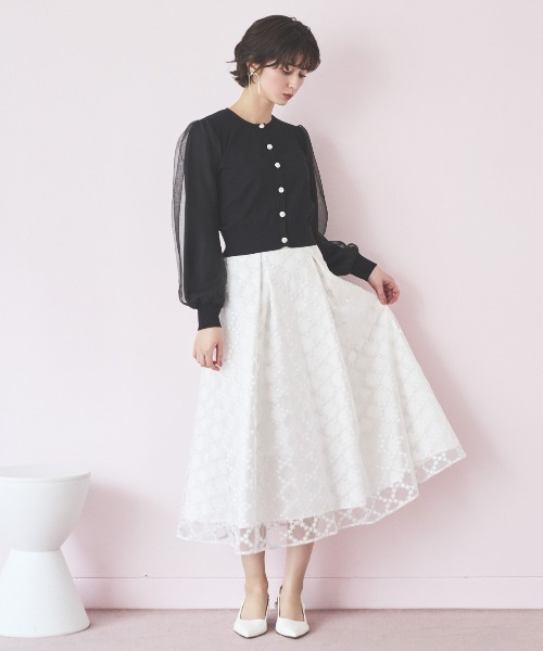 AND COUTURE(アンドクチュール)の「シアースリーブビジューカーディガン(カーディガン/ボレロ・レディース・ブラック/オフホワイト/ブルー・FREE)」の4枚目の写真