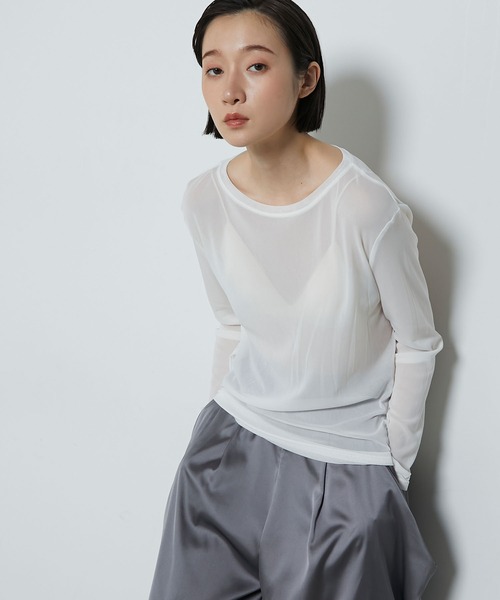 le ELMi（ルエルミ）の「Basic crew-neck sheer tee / クルーネック シアー ベーシック カットソー（Tシャツ/カットソー・レディース・オフホワイト/ライトグリーン/ピンク/ブラック/グレー・FREE）」の2枚目の写真