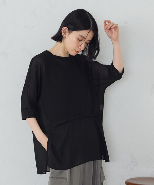 COMME CA ISM(コムサイズム)の「【セットアイテム】シアーオーバーTブラウス+タンクトップ(シャツ/ブラウス・レディース・ブラック/カーキ/ベージュ・MEDIUM/LARGE)」の2枚目の写真