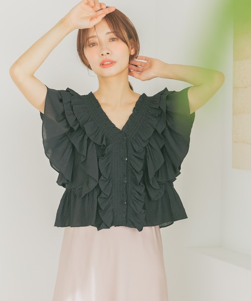 mysty woman（ミスティウーマン）の「フリル2WAYブラウス   329026（シャツ/ブラウス・レディース・ブラック/オフホワイト/ブルー・FREE）」の3枚目の写真