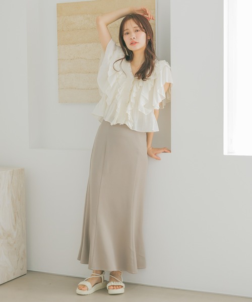 mysty woman（ミスティウーマン）の「フリル2WAYブラウス   329026（シャツ/ブラウス・レディース・ブラック/オフホワイト/ブルー・FREE）」の5枚目の写真