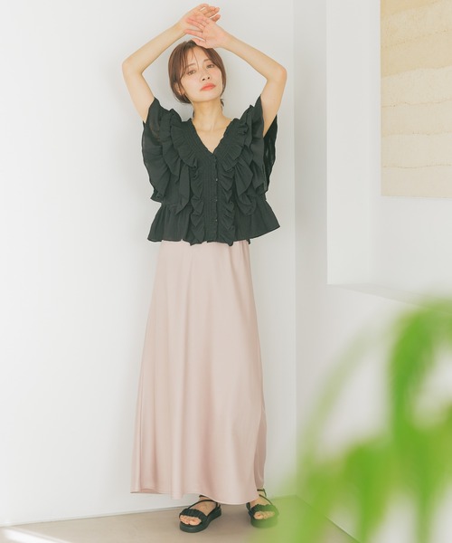 mysty woman（ミスティウーマン）の「フリル2WAYブラウス   329026（シャツ/ブラウス・レディース・ブラック/オフホワイト/ブルー・FREE）」の9枚目の写真