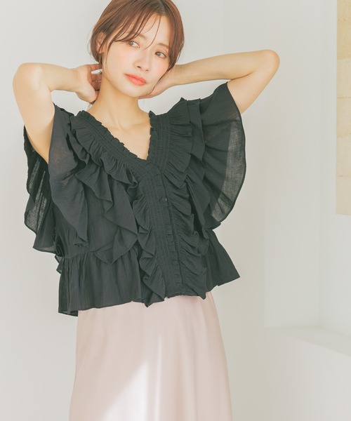 mysty woman（ミスティウーマン）の「フリル2WAYブラウス   329026（シャツ/ブラウス・レディース・ブラック/オフホワイト/ブルー・FREE）」の10枚目の写真