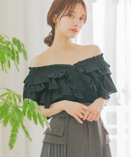 mysty woman（ミスティウーマン）の「フリル2WAYブラウス   329026（シャツ/ブラウス・レディース・ブラック/オフホワイト/ブルー・FREE）」の12枚目の写真