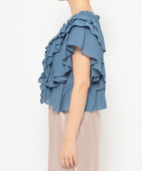 mysty woman（ミスティウーマン）の「フリル2WAYブラウス   329026（シャツ/ブラウス・レディース・ブラック/オフホワイト/ブルー・FREE）」の16枚目の写真