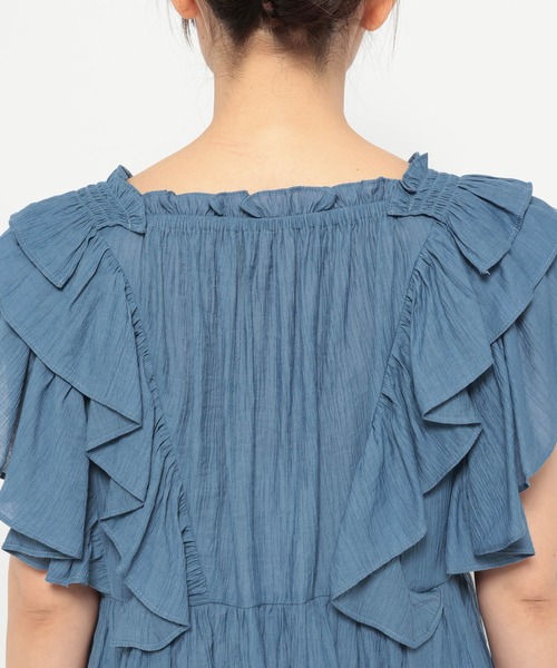 mysty woman（ミスティウーマン）の「フリル2WAYブラウス   329026（シャツ/ブラウス・レディース・ブラック/オフホワイト/ブルー・FREE）」の18枚目の写真