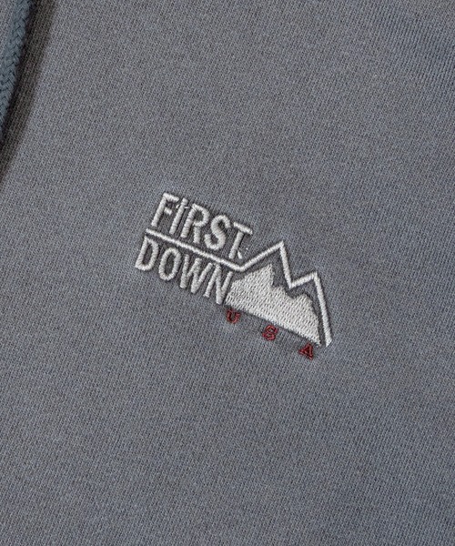 FIRST DOWN(ファーストダウン)の「FIRST DOWN LOGO HOODED SWEAT(パーカー・メンズ・グレー/ブラック・XL/L/M)」の6枚目の写真