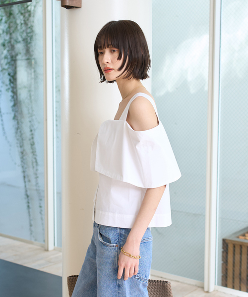 Rouge vif（ルージュヴィフ）の「ケープオフショルブラウス（シャツ/ブラウス・レディース・ブラック/ホワイト・フリー）」の3枚目の写真