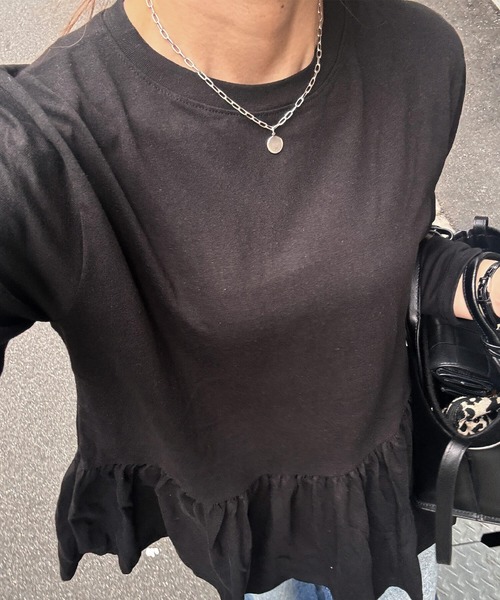 ISOOK(アイスー)の「フリルペプラムトップス(chiica select) / Tシャツ ロンT カットソー チュニック 重ね着 レイヤード 長袖 インナー ラウンドネック ロング丈 白 ホワイト(Tシャツ/カットソー・レディース・ホワイト/ブラック/グレー・FREE)」の15枚目の写真