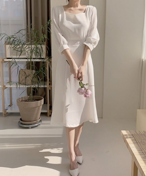 a lot of love（ア ロット オブ ラブ）の「オープンネック フェミニンワンピース（ワンピース・レディース・ホワイト/ライトグレー・M/L）」の5枚目の写真