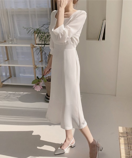 a lot of love（ア ロット オブ ラブ）の「オープンネック フェミニンワンピース（ワンピース・レディース・ホワイト/ライトグレー・M/L）」の4枚目の写真