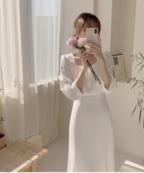 a lot of love（ア ロット オブ ラブ）の「オープンネック フェミニンワンピース（ワンピース・レディース・ホワイト/ライトグレー・M/L）」の9枚目の写真