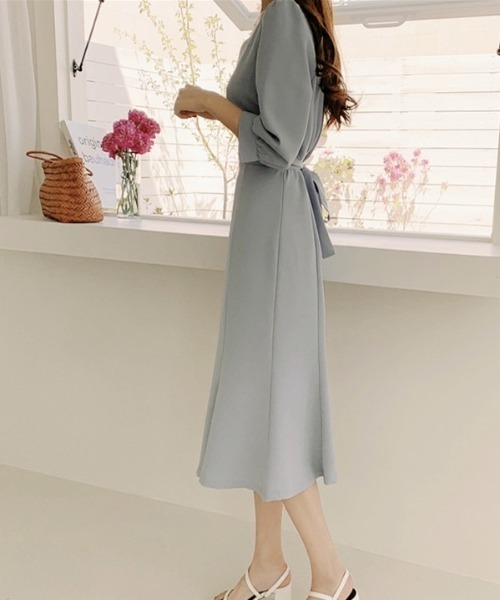 a lot of love（ア ロット オブ ラブ）の「オープンネック フェミニンワンピース（ワンピース・レディース・ホワイト/ライトグレー・M/L）」の11枚目の写真