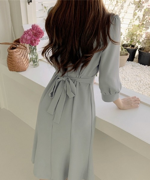 a lot of love（ア ロット オブ ラブ）の「オープンネック フェミニンワンピース（ワンピース・レディース・ホワイト/ライトグレー・M/L）」の12枚目の写真